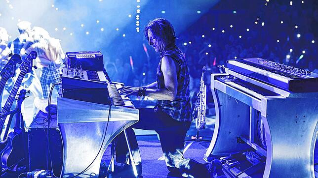 Sebastian Padotzke steht noch immer auf der Bühne, egal mit Saxophon oder am Keyboard. Was genau macht er seit dem Ende seiner Band Reamonn?