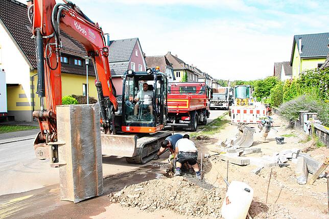 Weihermatten: Noch bis Ende des Jahres müssen sich die Anwohner gedulden. Dort werden Gas- und Wasserleitungen erneuert. Außerdem ...