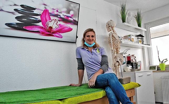 Seit fünfeinhalb Jahren behandlt Heilpraktikerin Bianca Seitler aus Villingen in ihrer Praxis Patienten, gerne auch mit Blutegeln.