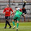Tim Geiger (FC Furtwangen) und Michael Förtsch (FC Überlingen) kämpfen mit allen Mitteln um den Ball. Im Hintergrund Phillip Dietrich ...