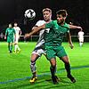 Lars Rohrer vom FC Pfaffenweiler (links) im Duell mit Sebastian Sauter von der SG Riedöschingen/Hondingen. Rohrer und Sauter zeigten mit ...