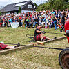 Wozu braucht ein Traktor einen Motor, wenn die Muskelmänner von den Highlandgames in der Nähe sind?