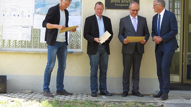 Die Zuschussbescheide für den Neubau der Ultrafiltrationsanlage des Zweckverbands Wasserversorgung Unteres Aitrachtal über insgesamt 1,9 ...