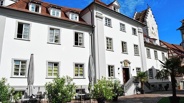 Damals war das Bischofschloss noch ein Hotel: Diese Aufnahme des historischen Wahrzeichens der Stadt Markdorf stammt vom Juli 2017. Ein ...
