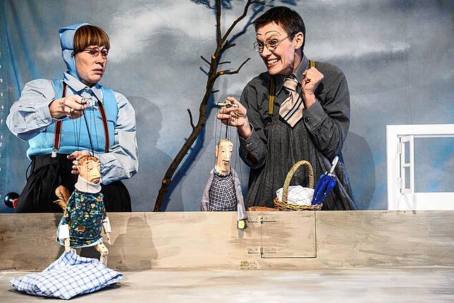 Clowneskes Puppentheater rund um die Schwierigkeiten des Miteinanders: die exen treten am Samstag, 21. Oktober, mit ihrem Stück ...