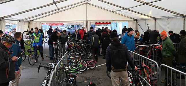 Bild 7: Über Fahrräder auf dem Fahrradmarkt in Tiengen: Ein Paradies für Radliebhaber