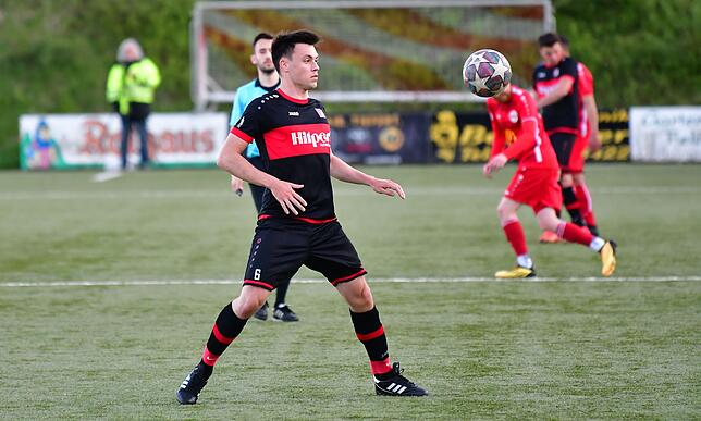 Bild 12: FC Rot-Weiß Weilheim besiegt den FC Wallbach im &bdquo;Duell am Strich&ldquo; mit 3:1 &ndash; wir haben die Bilder!