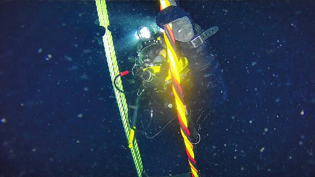 Lutz Wendel bei seinem Abstieg vor Süßenmühle zu den technischen Anlagen der Bodensee-Wasserversorgung in 60 Metern Tiefe.