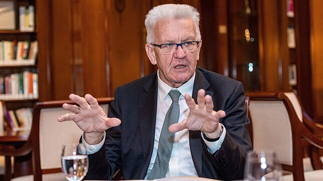 Ministerpräsident Winfried Kretschmann (Grüne) im SÜDKURIER-Interview in der Villa Reitzenstein in Stuttgart, seinem Amtssitz.  Bild: ...