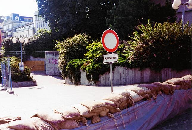 Bild 12: Hochwasser am Bodensee 1999: Diese Leserbilder zeigen das Ausmaß in Konstanz