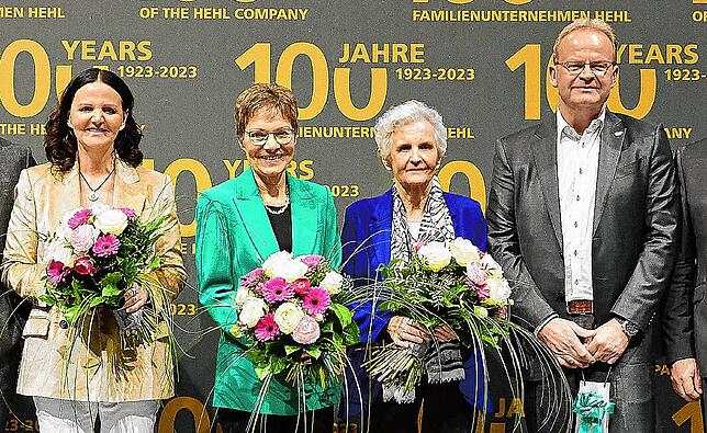 Vier Vertreter der Loßburg-Inhaberfamilien, von links: Renate Keinath, Juliane Hehl, Giesela Hehl und Michael Hehl bei der ...