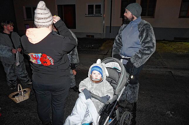Bild 16: Nachtumzug Unadingen: Hier gibt's die schönsten Bilder