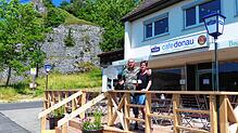 Das Café Donau in Gutenstein ist wieder geöffnet. Alexandra Beer und Wolfgang Stickl wagen damit den Schritt in die Selbstständigkeit. ...
