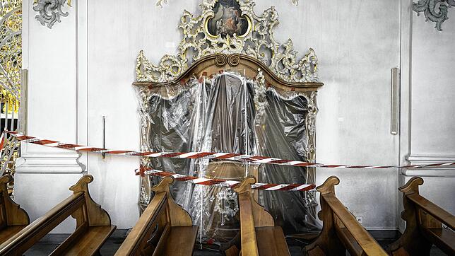 Einige Tage nach dem Brand in der Kirche St. Ulrich in Kreuzlingen: Der Beichtstuhl ist wie ein Tatort abgeriegelt.