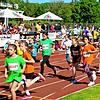 Der Tiengener Mini-Marathon 2025 fand bei wolkenlosem Himmel statt. Die Stimmung im Langensteinstadion war atemberaubend.