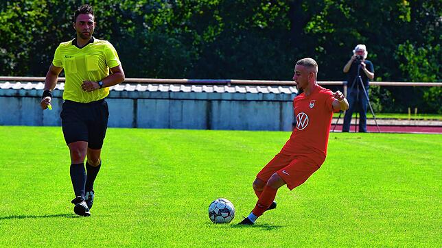 Ballverteiler: Nikita Maul ist im Team des FC Tiengen 08 trotz seiner gerade einmal 18 Jahre bereits eine feste Größe geworden.
