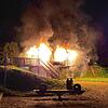 Beide Spieltürme und das verbindende Rohr wurden Opfer der Flammen.