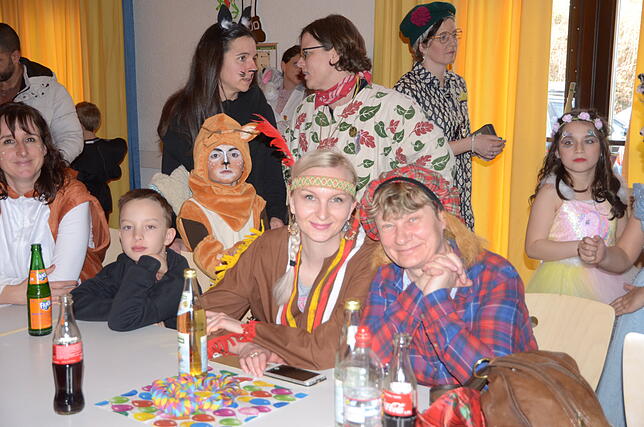 Bild 11: Bilder zur Schülerbefreiung und zum Kinderball in Markdorf