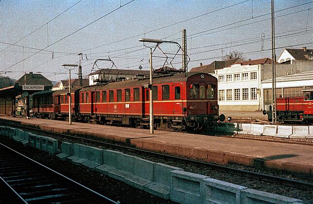 Archivbild: Die Wehratalbahn im Jahr 1970 am Bad Säckinger Bahnhof. Die elektrifizierte Trasse verband die Stadt mit dem Wiesental.
