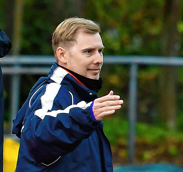 Co-Trainer David Held: „Wir kommen nach einem Gegentor einfach zu schnell aus dem Konzept. Ich befürchte, dass unser Trainer ...
