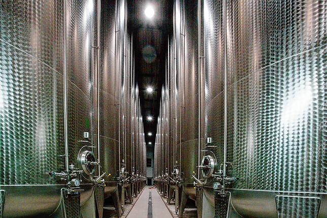 Widemann-Lagertanks in Ahausen-Bermatingen. Die großen Keltereien brauchen wieder regionales Streuobst
