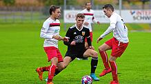 Ein torreiches 3:3 gab es im letzten Spiel zwischen dem SV Mühlhausen (Bildmitte Jannik Lattner) und der SG Reichenau (rechts Leonard ...