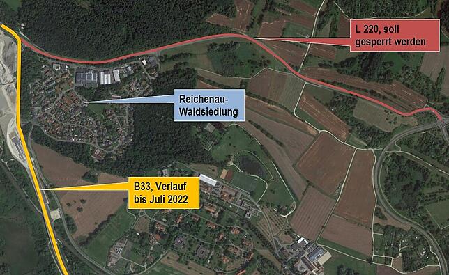 Hier ist bald dicht: Die Durchfahrt auf der Landesstraße 220 nördlich der Reichenauer Waldsiedlung soll im Juli 2022 gekappt werden.