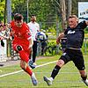 Christoph Matt (links) vom 1.FC Rielasingen-Arlen in Aktion.