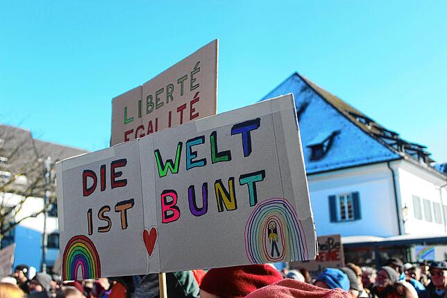 Bild 12: Kundgebung gegen Rechtsextremismus: Bilder von der Veranstaltung auf dem Landungsplatz