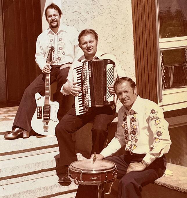 Von 1958 an begeisterte die Stockacher Tanz- und Stimmungskapelle 25 Jahre lang auf unzähligen Tanzveranstaltungen, privaten Feiern, ...