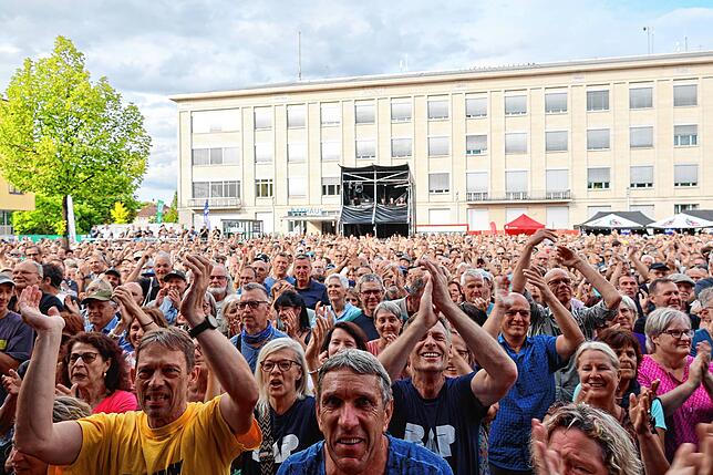 Bild 16: Einzigartige Stimmung beim BAP-Konzert auf dem Hohentwielfestival in Singen: Die besten Fotos gibt es hier