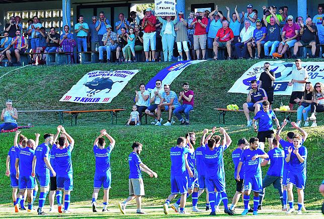 Bild 32: Weitere Impressionen vom 3:2-Sieg des FC Erzingen zum Landesliga-Aufstieg gegen den FC Emmendingen