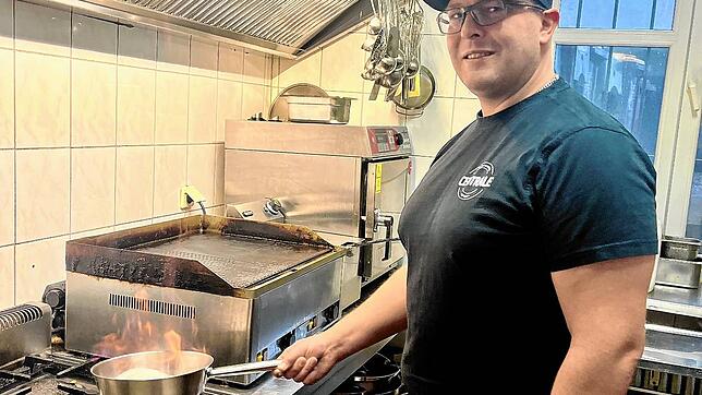 Oliver Martin ist ausgebildeter Koch und hat 13 Jahre im Öschberghof gearbeitet. Mit der Übernahme der Bar Centrale am Rathaus erfüllt ...
