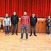Auf Abstand bedacht stellen sich die Geehrten und neu gewählten Mitglieder zum Gruppenbild auf. Zu sehen sind (von links) Yvonne ...