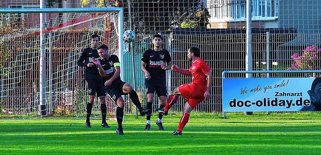 Bild 10: SV Buch siegt mit 2:0 beim enttäuschend auftretenden SV Jestetten &ndash; und wir haben die Bilder!