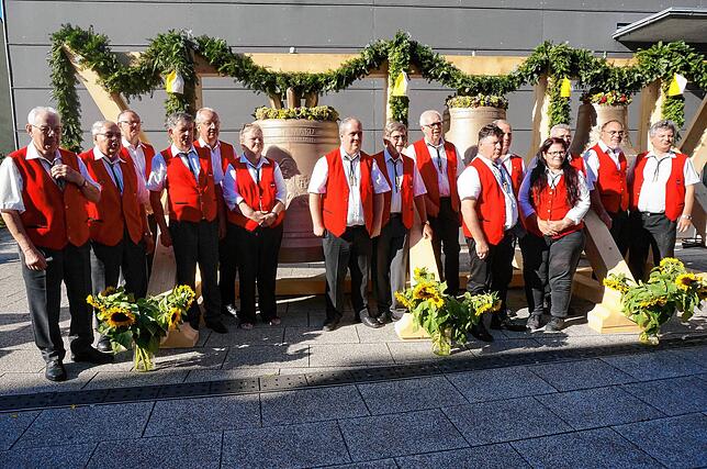 Bild 17: So schön war die Glockenweihe