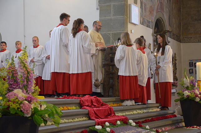 Pfarrer Hund leitete den Fronleichnams-Gottesdienst.