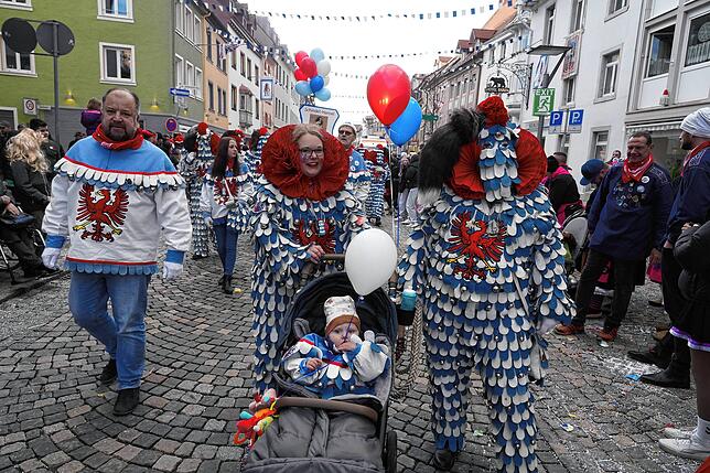 Bild 32: So schön war es am Dienstag beim großen Umzug in Villingen (Teil 4)