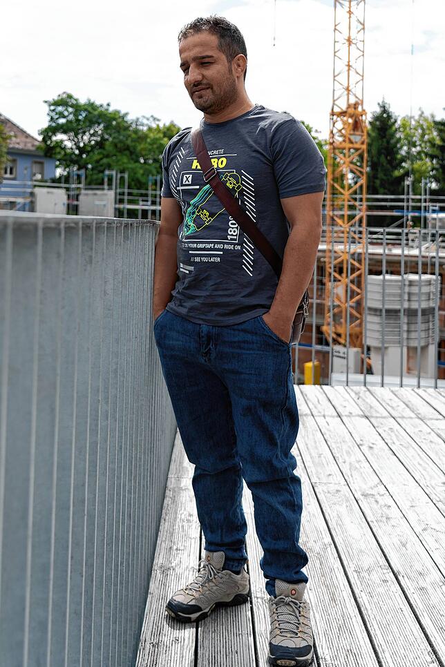 Saifulha Mohmmadi arbeitete viele Jahre als Übersetzer für die Bundeswehr. Noch rechtzeitig wurden er und seine Familie außer Landes ...