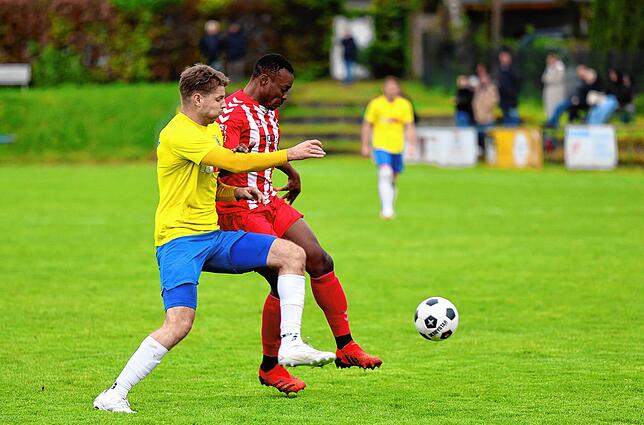 Bild 25: Unsere Bildergalerie vom Verbandsliga-Derby zwischen dem SC Konstanz-Wollmatingen und dem FC Singen