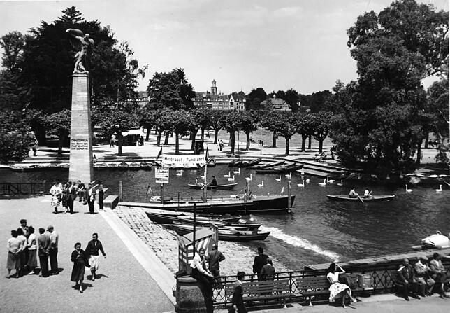 Blick auf die Bootsanlegestelle in Konstanz in den 60er-Jahren.