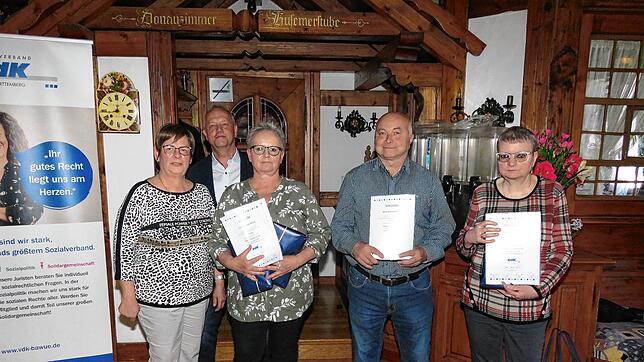 Ehrungen und Neuwahlen stehen bei der Hauptversammlung des VdK Geisingen an. Das Bild zeigt von links die erste Vorsitzende Marianne ...