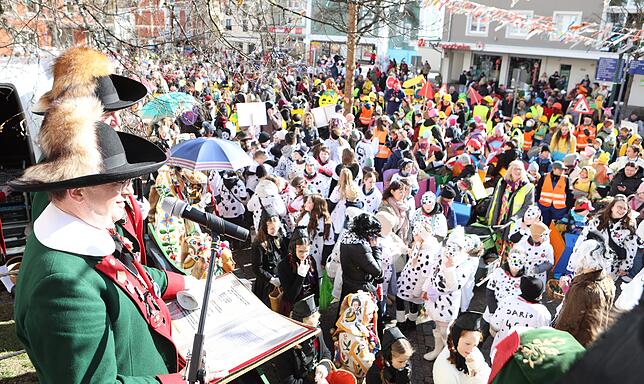 Bild 5: Schmutziger Donnerstag Donaueschingen: Kinderumzug zieht alle Blicke an – Die besten Bilder!