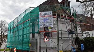 Notwendige Dachreparaturarbeiten haben es erforderliche gemacht, bei der geschichtsträchtigen Sinkinger Kapelle ein Gerüst aufzustellen. ...