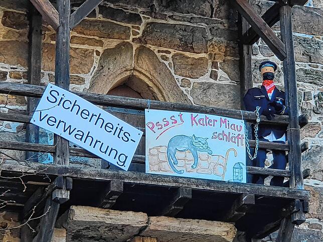 Fasnet im Riet? Ja sicher &ndash; die Rietvögel lassen nichts anbrennen.