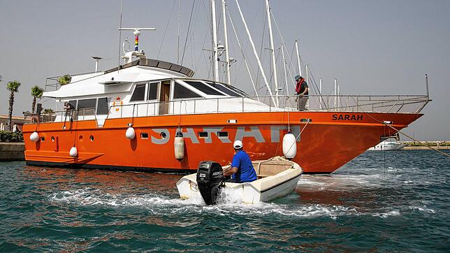 Das für die Seenotrettung umgerüstete Motorschiff „Sarah“ im Hafen von Licata/Sizilien. Im Januar soll es einen nächsten Einsatz auf dem ...