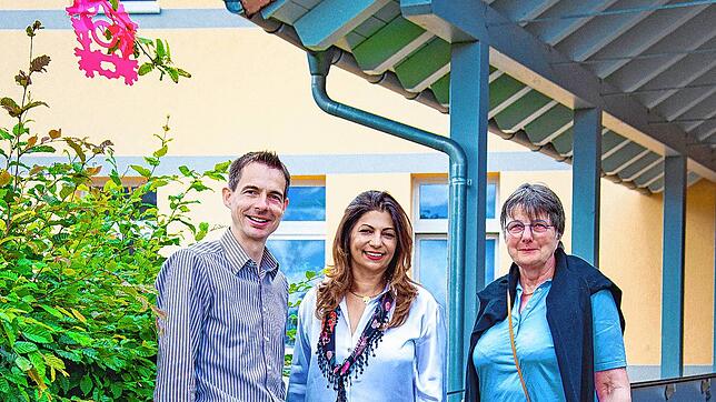 Derya Türk-Nachbaur (Mitte) kommt zum Gespräch mit Schönwalds Bürgermeister Christian Wörpel und Gemeinderätin Marianne Kätsch-Jung nach ...