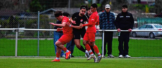 Bild 12: A-Junioren des FC Tiengen 08 unterliegen dem Offenburger FV knapp mit 1:2 &ndash; und wir haben Bilder!