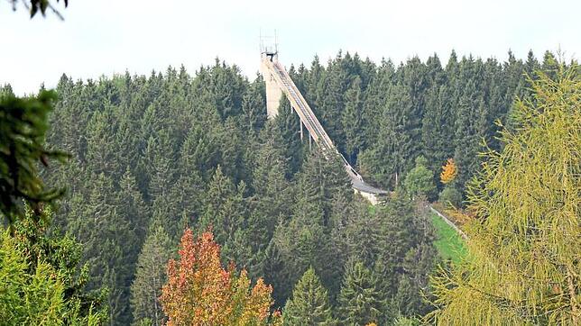 Sorgenkind ist nach wie vor ein ortsbestimmendes Bild, die Adlerschanze. Ene Sanierung koste nicht nur sehr viel Geld und mache daher ...