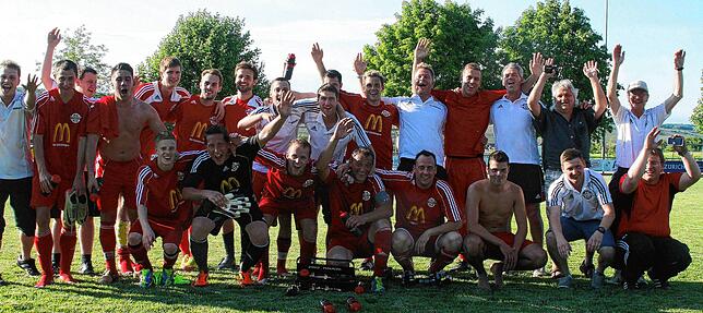 Wunder von Wallbach: Als abgeschlagenes Schlusslicht beendete der FC Wallbach die Vorrunde mit nur neun Punkten. Dank einer ...